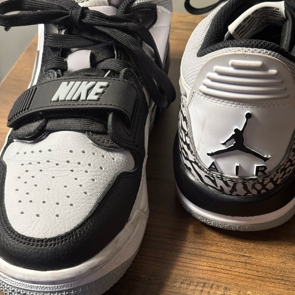 NIKE Air Jordan 1 Legacy 312 GS - Picture 4 of 6